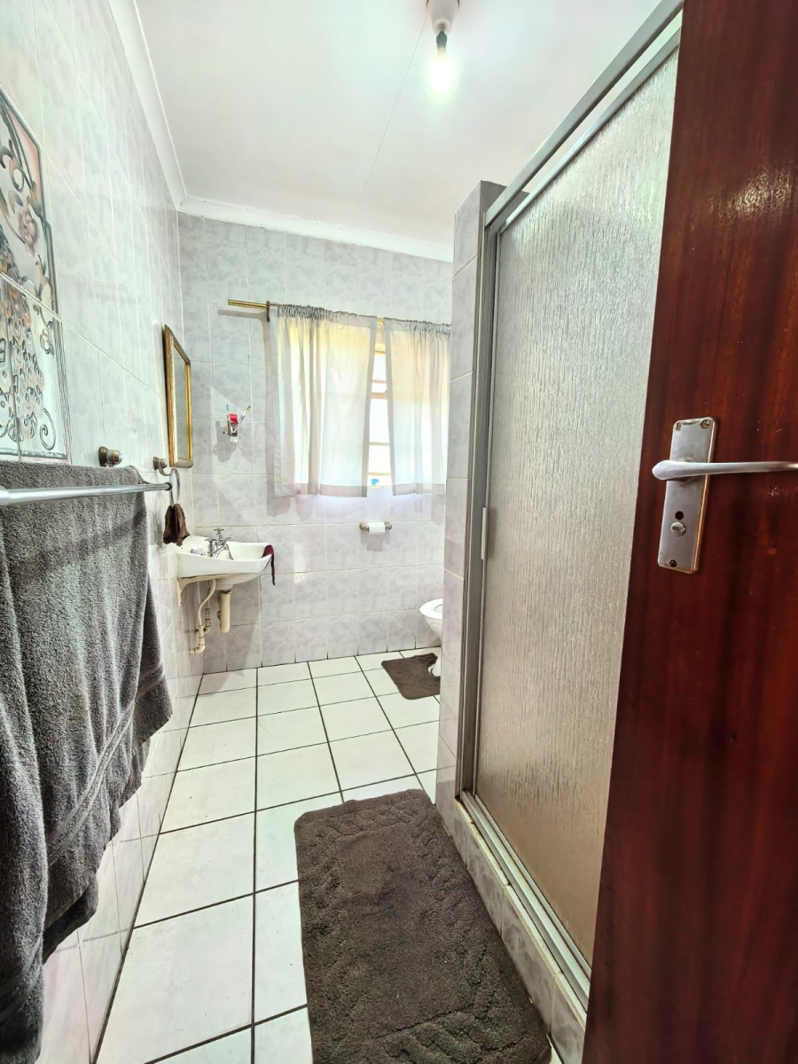 4 Bedroom Property for Sale in Roodia Free State